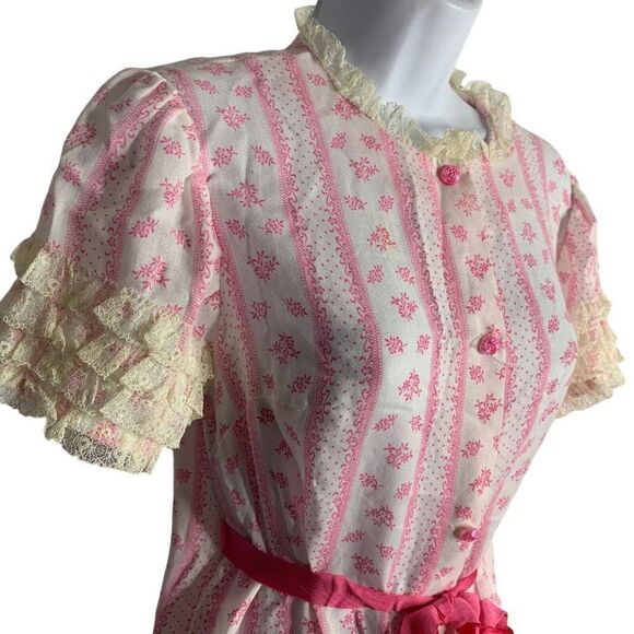 Vintage 60s Button Up Night Gown S White Pink Floral Short Sleeve Lace Pocket - Picture 3 of 5